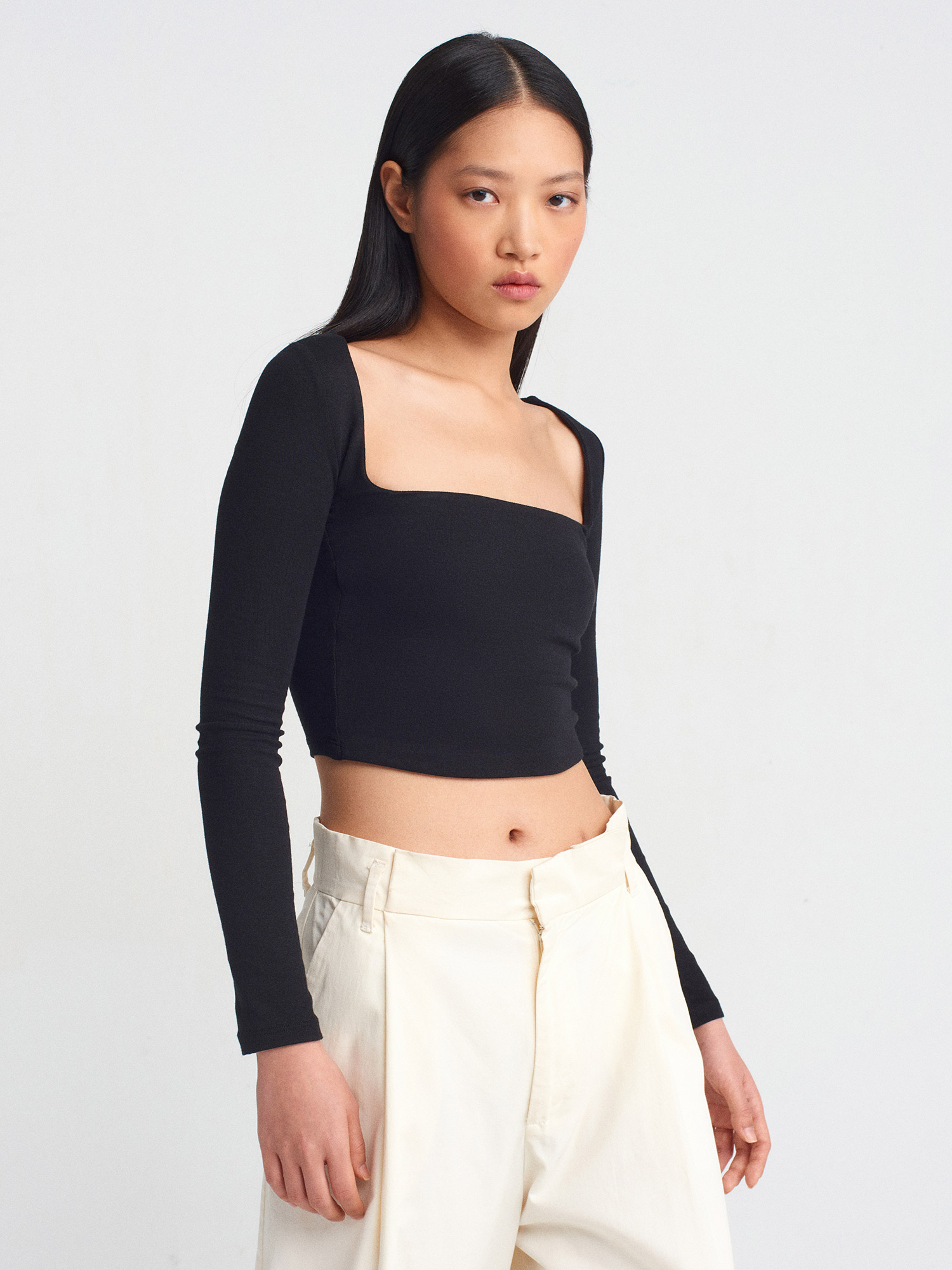 31507 Uzun Kollu Top