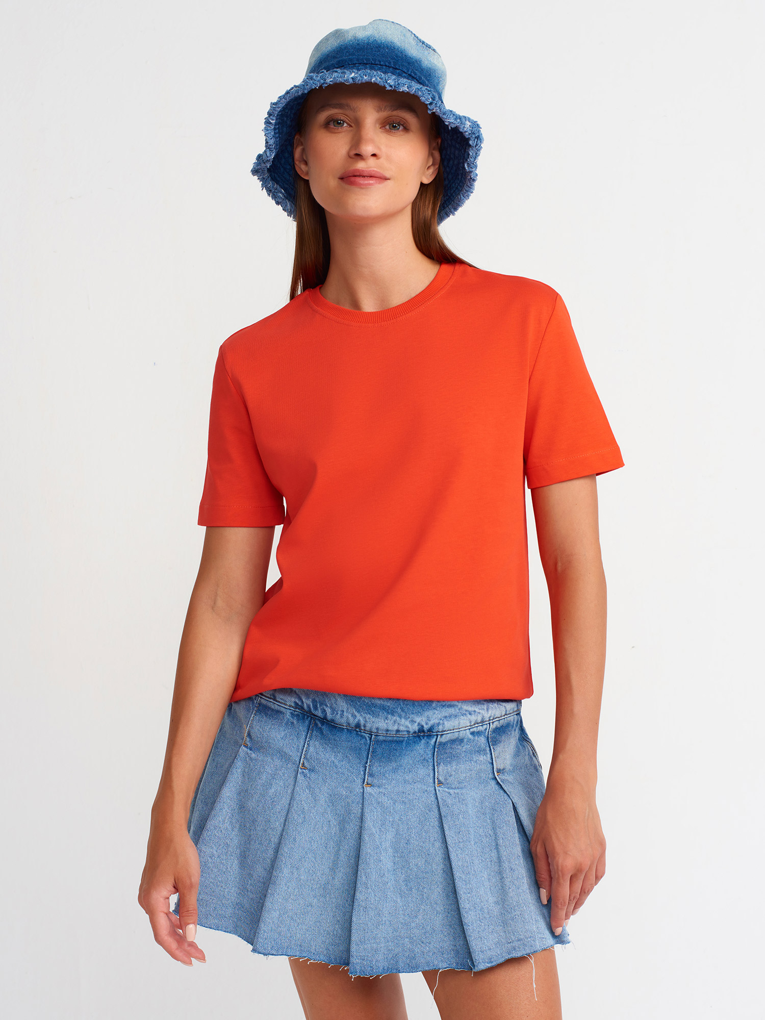 31069 %100 Pamuk Pamuklu Bisiklet Yaka T-shirt